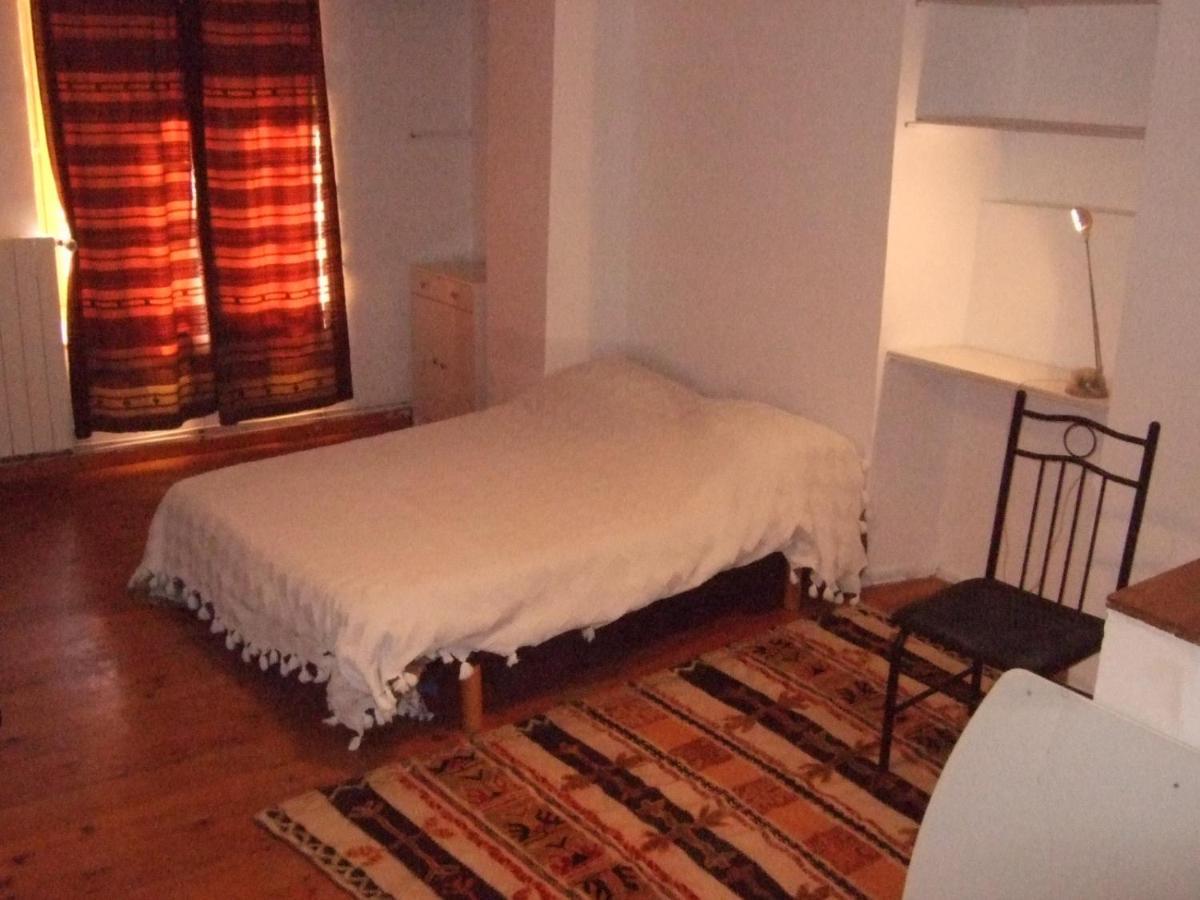 Une Maison Dans Le Village Ribiers Esterno foto