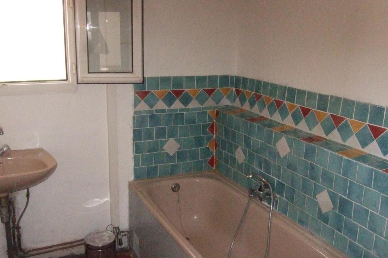 Une Maison Dans Le Village Ribiers Esterno foto